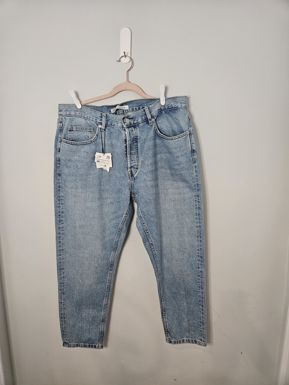 Zara Women's Bnwt Button Fly Slim Cropped Jeans.